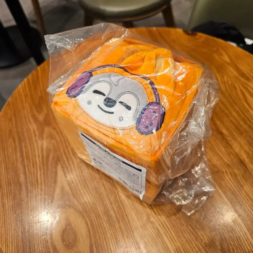 [BUNJANG] Stray Kids SKZ WOLFCHAN Cube Box Japan XMAS Popup Goods / 스트레이키즈 스키즈 스키주 울프찬 큐브 박스 일본 XMAS 팝업 굿즈