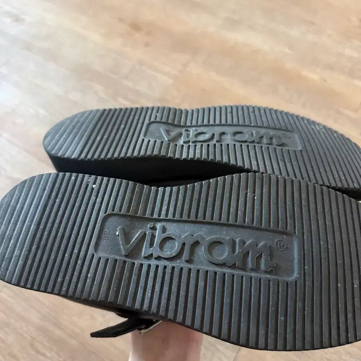 [BUNJANG] Urbanic30 T-Strap Vibram Loafer / urbanic30 얼바닉30 T-strap Vibram Loafer230