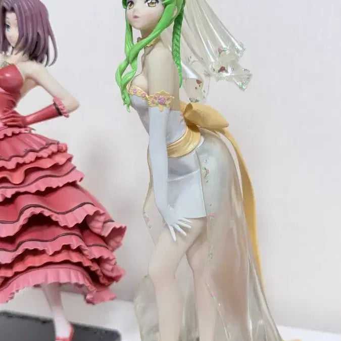 [BUNJANG] Code Geass Karen &amp; C.C. Wedding Dress Figure / 코드기어스 카렌 &amp; C.C. 웨딩 드레스 피규어