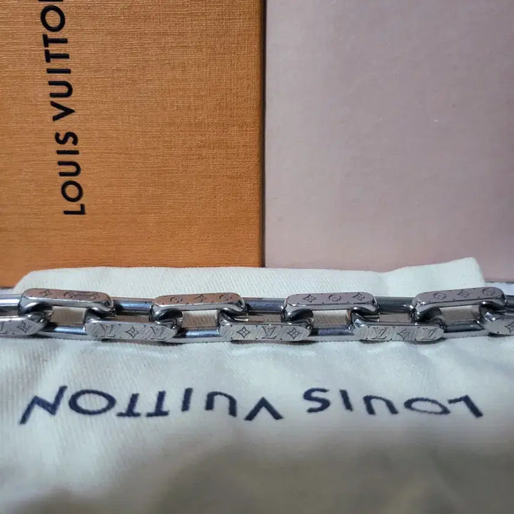 [BUNJANG] Louis Vuitton Virgil Abloh Monogram Chain Bracelet L / [26년구매/새상품급] L / 루이비통 버질아블로 모노그램 체인 팔찌