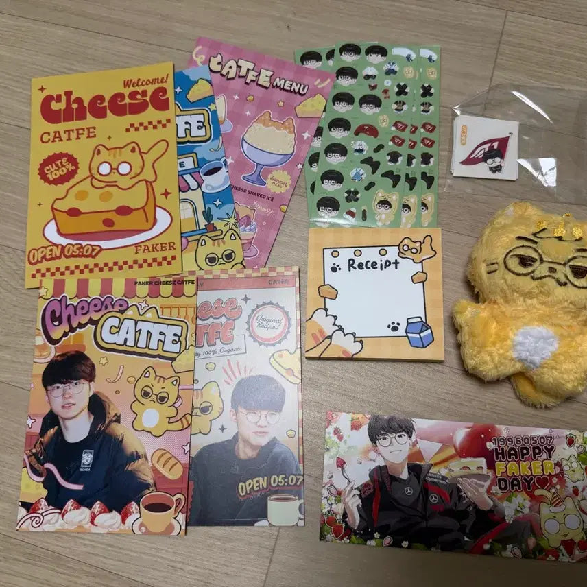 [BUNJANG] T1 Faker Cat Plushie, Postcard, Sticker Set / 티원 페이커 비공식 굿즈 인형 페냥이 엽서 스티커 t1 faker 고양이