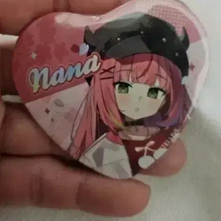 [BUNJANG] Stellive Nana Heart Can Badge / 스텔라이브 나나 하트 캔뱃지