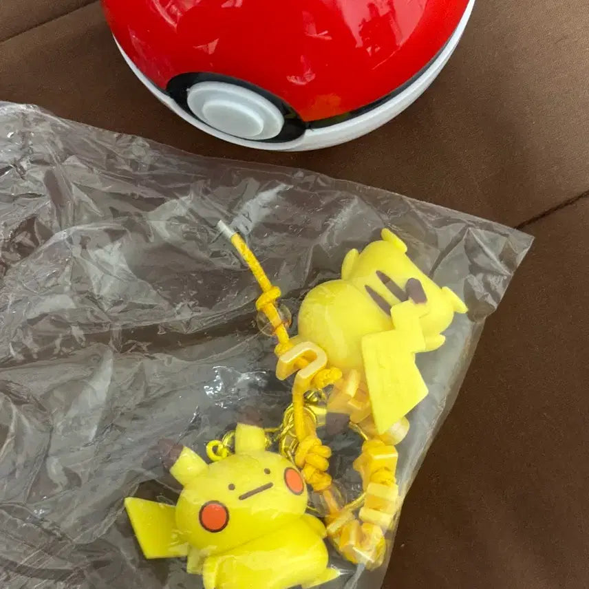 [BUNJANG] Ditto Transformation (Pikachu) String Keychain (Secret Version) / 메타몽 스트링 키링 시크릿(피카츄) 판매(미개봉)