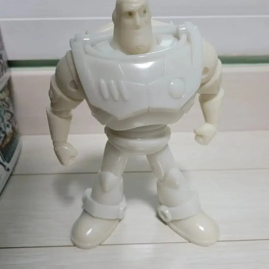 [BUNJANG] Toy Story Buzz Lightyear Glow-in-the-Dark Figure / 토이스토리 버즈라이트이어 야광 피규어
