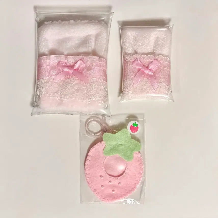 [BUNJANG] Sylvanian Families Baby Sleeping Bag &amp; Strawberry Ribbon Pouch Set / 실바니안 아기 침낭 외출 파우치 사토님 딸기 리본