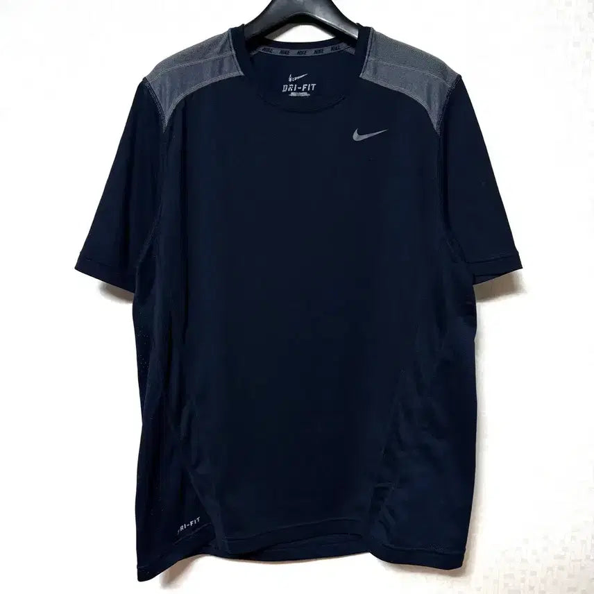[BUNJANG] Nike Functional Training T-Shirt Navy XL / [XL,105]나이키 기능성 트레이닝 반팔티 곤색