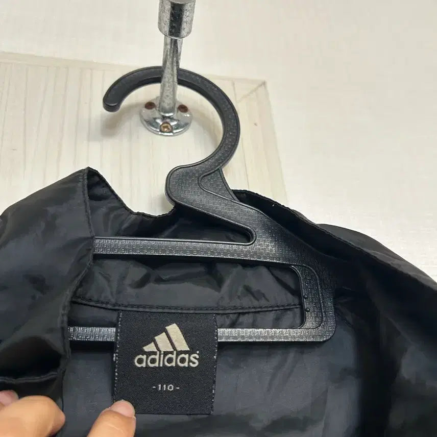 [BUNJANG] Adidas Black Windbreaker Jacket Size 110 / 아디다스 블랙 바람막이 자켓 110