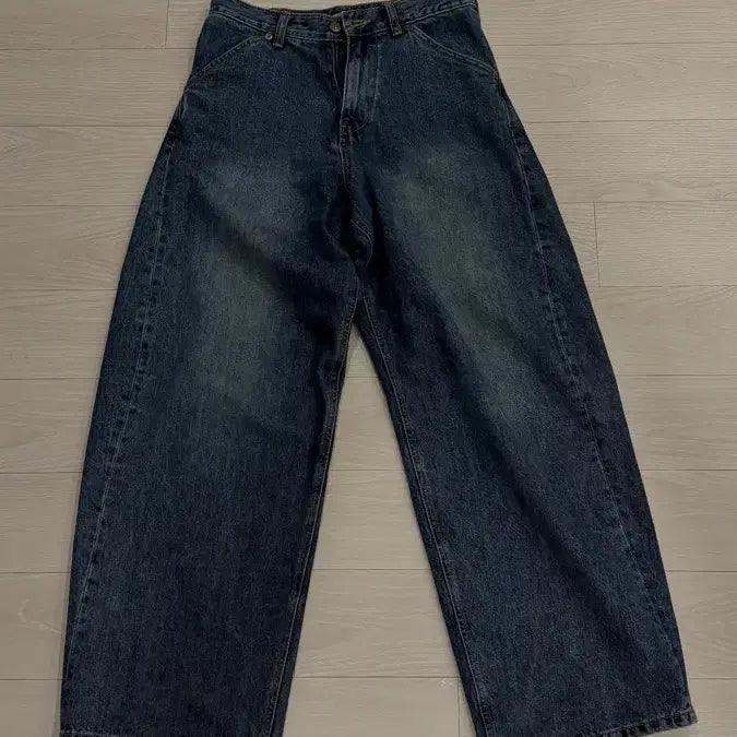 [BUNJANG] Hatching Room Wide Curve Jeans Washed Blue / [1] 해칭룸 와이드커브진 워시드블루