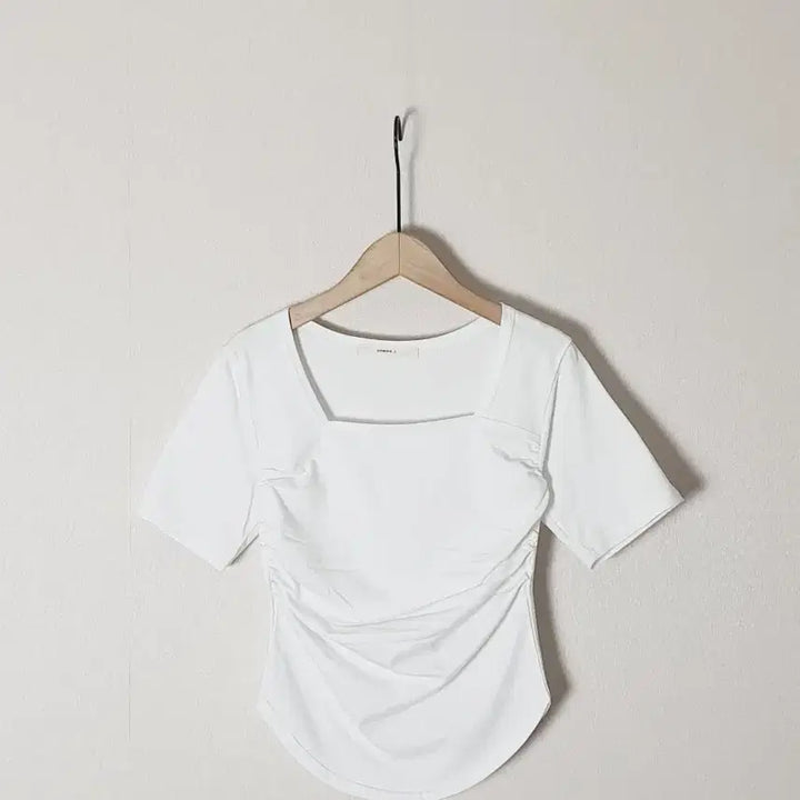 [BUNJANG] Shirring Square Stretch T-Shirt / (새) 셔링 스퀘어 쫀쫀 티