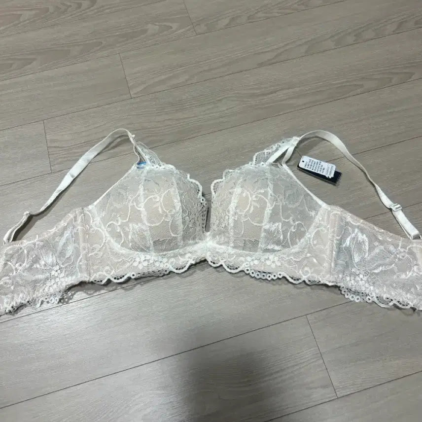 [BUNJANG] AiméeFeel Choomori Bra 70E Off-White / 새상품) 에메필 초모리 브라 70E