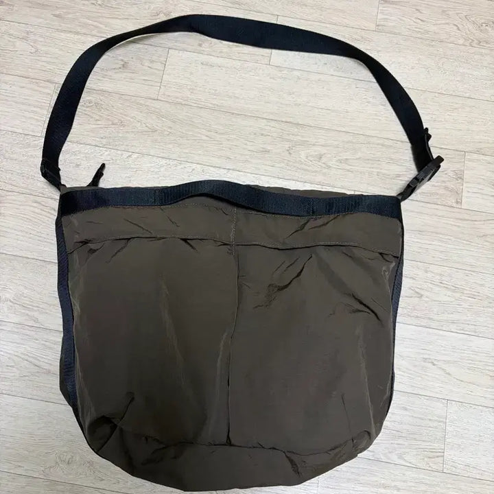 [BUNJANG] Uniqlo U Packable Shoulder Bag Dark Brown / 유니클로 U 26FW 패커블 숄더백 다크 브라운