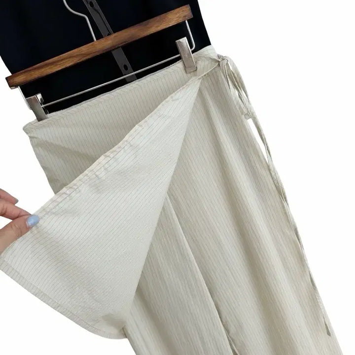 [BUNJANG] Pin Stripe Layered Wrap Pants - Light Beige (Slight Imperfection) / 교신안함)핀 스트라이프 레이어드 팬츠-미세 b급