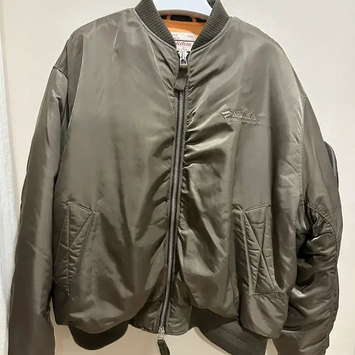 [BUNJANG] etce NEWVISION Khaki Bomber Jacket / etce NEWVISION 카키색 봄버 자켓