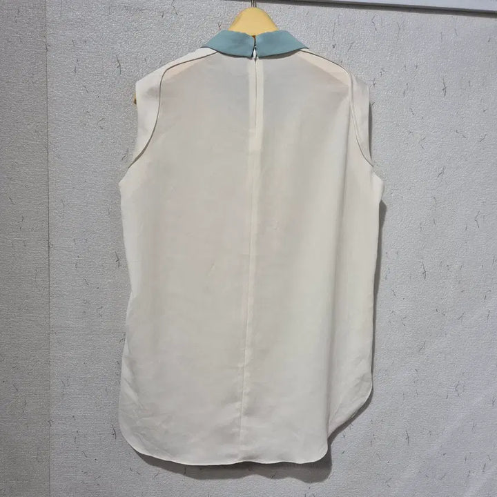 [BUNJANG] SJSJ Colorblock Collar Sleeveless Blouse Ivory / SJSJ 배색 카라 아이보리 민소매 블라우스
