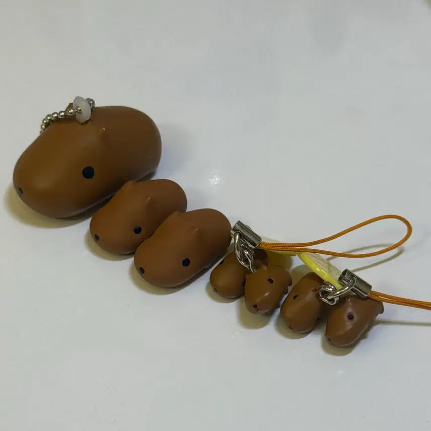 [BUNJANG] Capybara Family Plush Squeezy Keyring Set / 카피바라상 카피바라 가족 인형 스퀴시 키링 쌍둥이아기바라 일괄양도판매