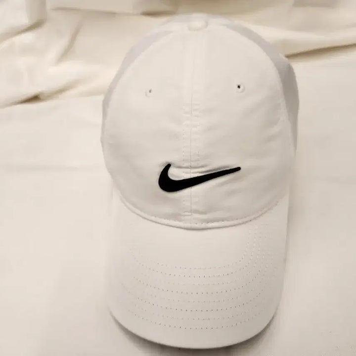 [BUNJANG] Nike Legacy91 Dri-FIT White Cap / 나이키 레거시91 드라이핏 화이트 볼캡