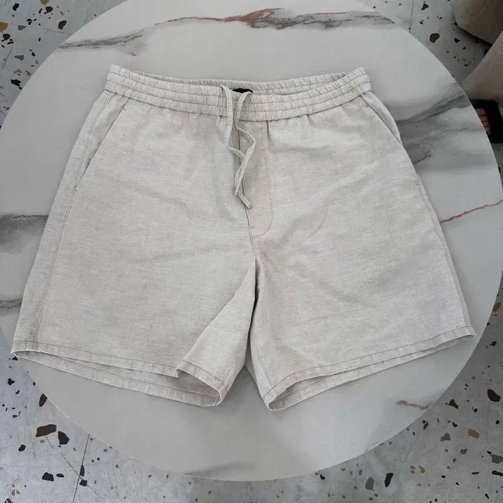 [BUNJANG] Prada New Arrival Chambray Bermuda Linen Shorts (Size L) / 신형 프라다 샴브레이 버뮤다 린넨 반바지 L