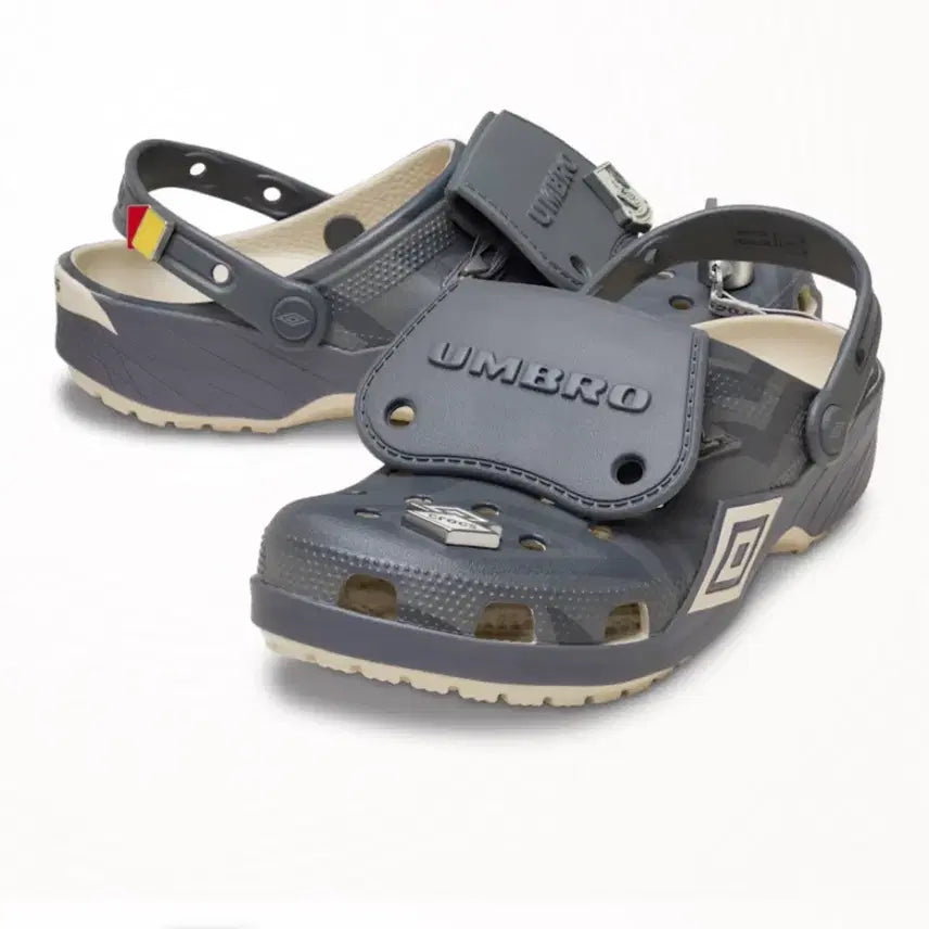 [BUNJANG] Umbro x Crocs Collaboration Gray Clogs / 엄브로 크록스 콜라보 그레이