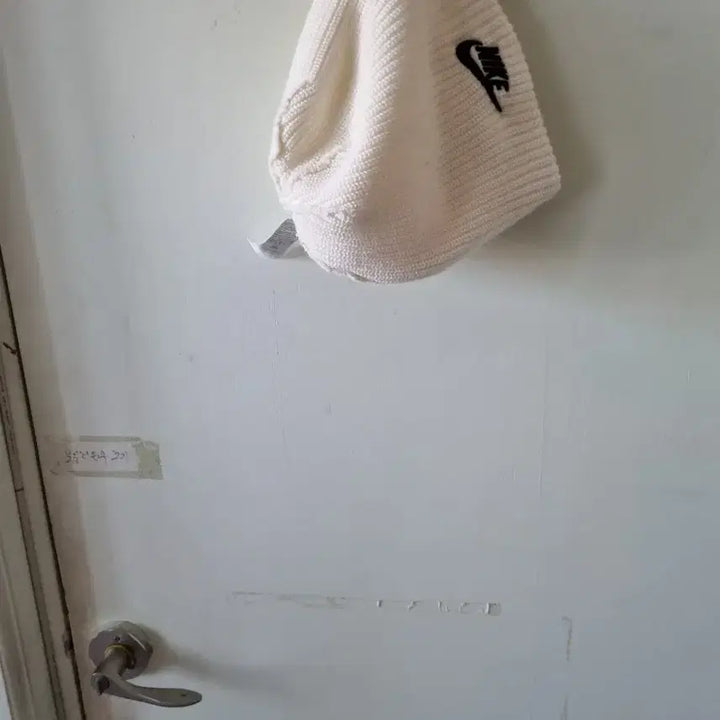 [BUNJANG] Nike Ivory Beige Knit Beanie Hat / 나이키 털모자 아이보리나이키 베이지 니트 비니 모자