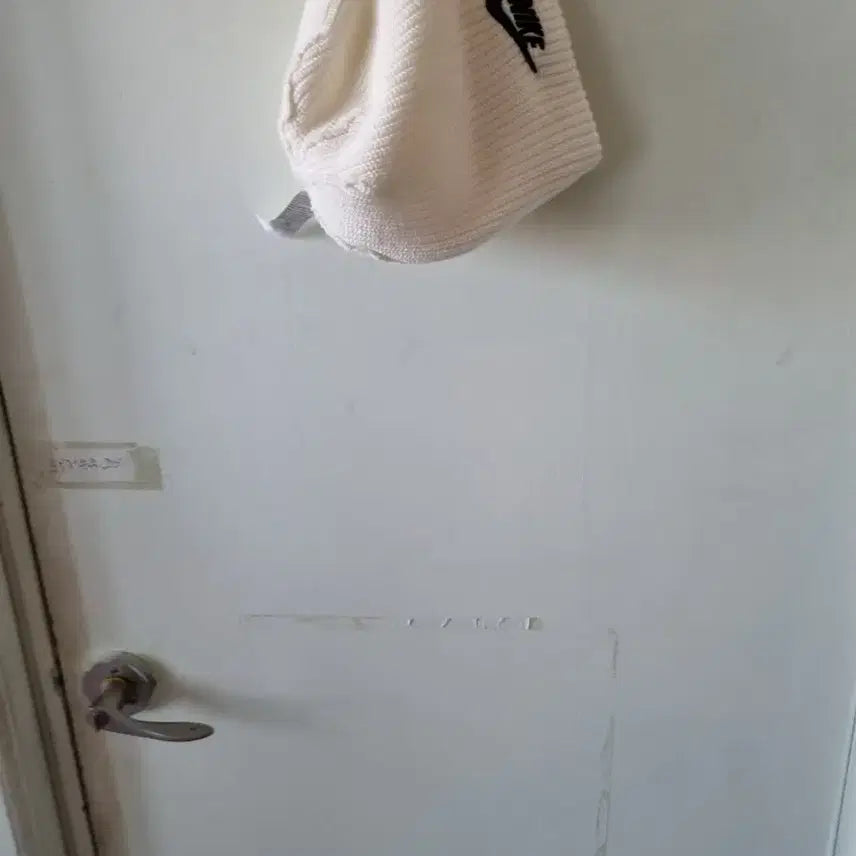 [BUNJANG] Nike Ivory Beige Knit Beanie Hat / 나이키 털모자 아이보리나이키 베이지 니트 비니 모자