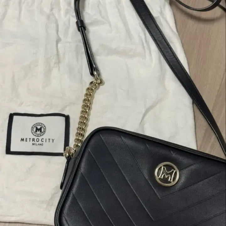 [BUNJANG] Metrog City Leather Shoulder Bag Black / 메트로시티 가방