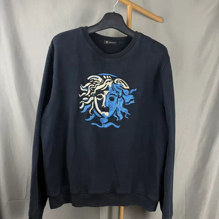 [BUNJANG] Versace Medusa Embroidered Sweatshirt / XL ) 베르사체 메두사 자수 맨투