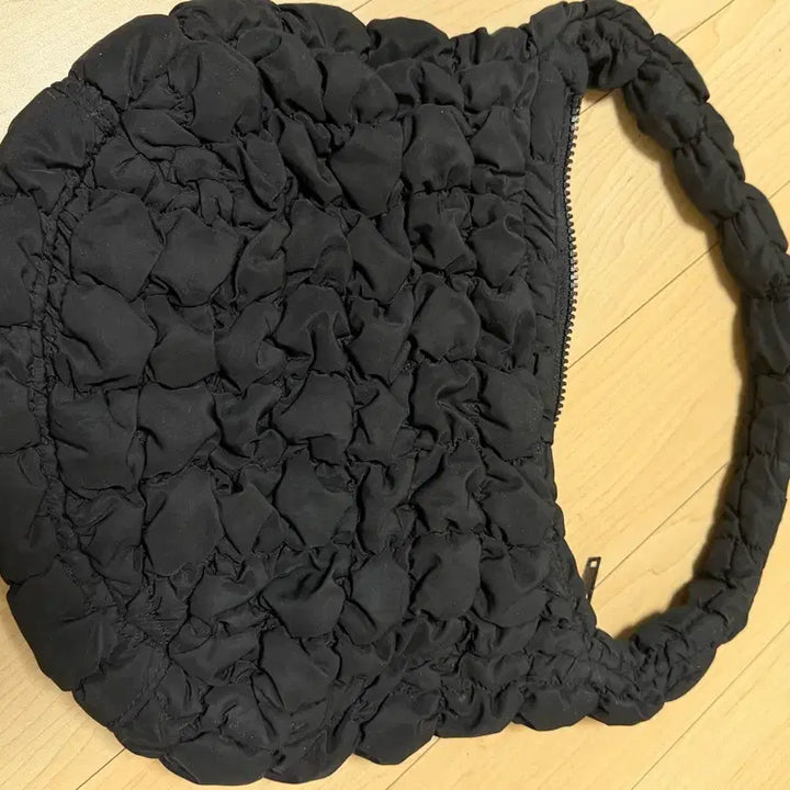 [BUNJANG] COS Cloud Bag Black / 코스 구름백 블랙 판매합니다!