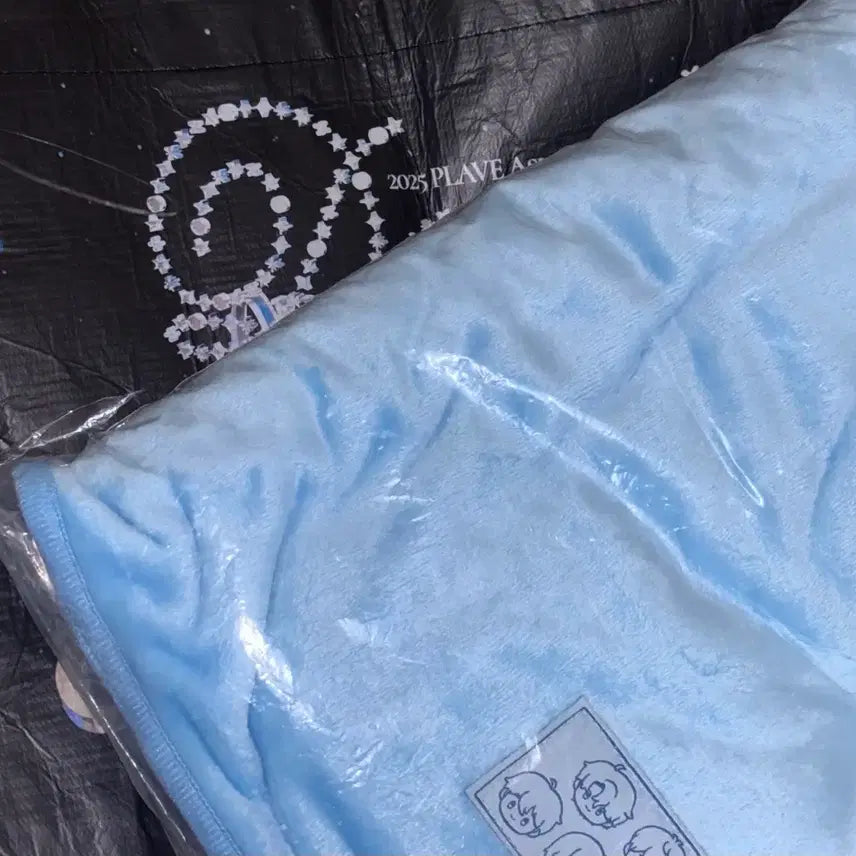 [BUNJANG] PLAVE Concert Blanket Quantum Leap Reusable Bag Bundle Set / 급처) 플레이브 콘서트 담요 미개봉 퀀텀리프 리유저블백 양도