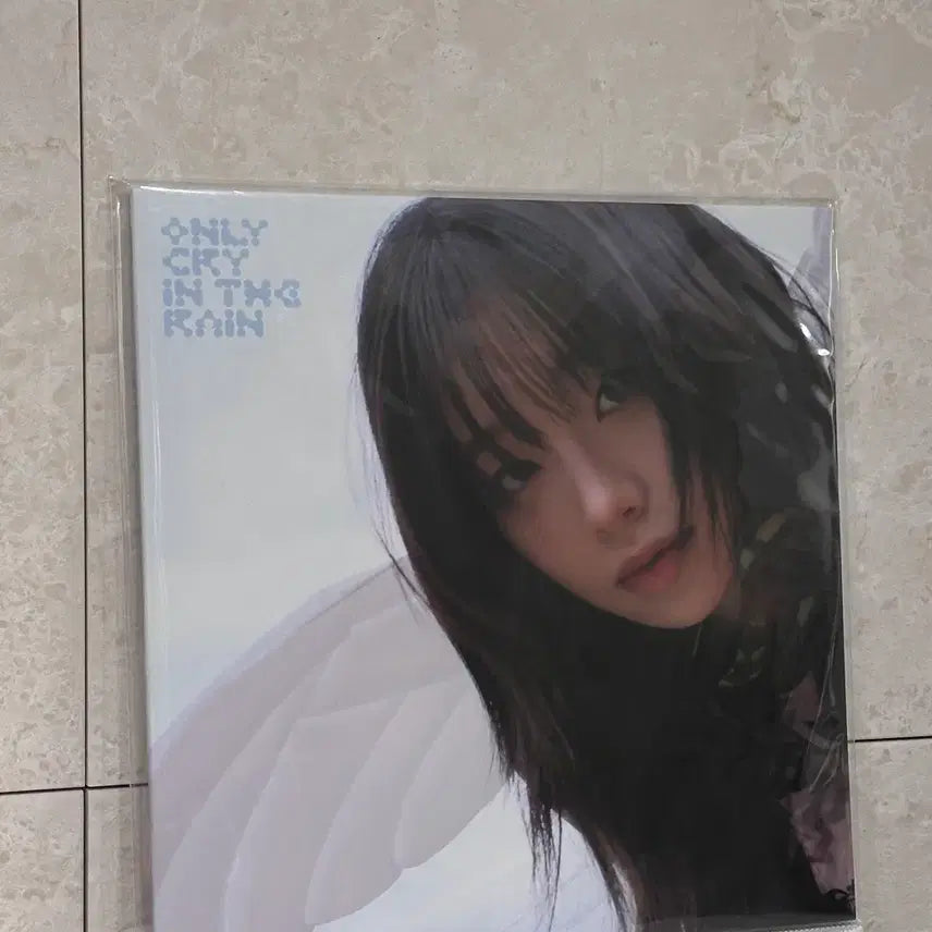 [BUNJANG] LOONA Chuu ONLY CRY IN THE RAIN LP Sealed / 츄 CHUU 미니 3집 ONLY CRY IN THE RAIN lp 미개봉