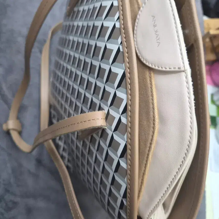[BUNJANG] Andiata Pattern Tote Bag (Beige) / 안디아타 패턴 토트백 (베이지)