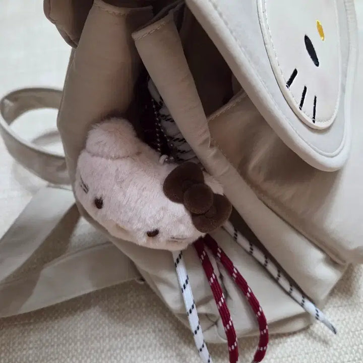 [BUNJANG] Sanrio Hello Kitty Backpack Beige / 산리오 헬로키티 백팩 베이지색