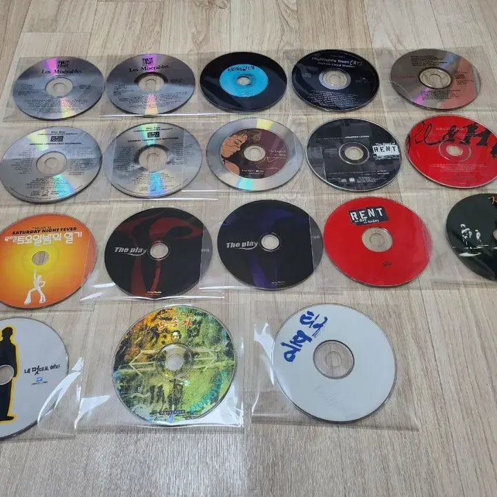 [BUNJANG] Musical OST CD Collection (Les Miserables, RENT, etc.) - 18 Discs / 뮤지컬 OST 음반 CD 모음(레미제라블,렌트 등 총18장)