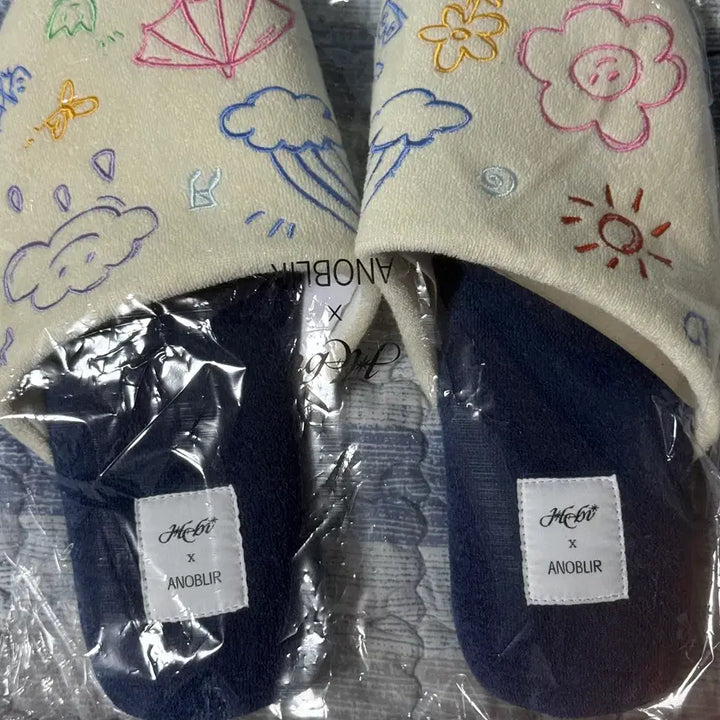 [BUNJANG] Hebi ANOBLIR Limited Edition Collaboration Graffiti Sketch Slippers / [미개봉] Hebi ANOBLIR 한정판 콜라보 제품 슬리퍼