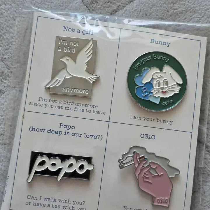 [BUNJANG] Yerin Baek Turn on that Blue Vinyl MD Pin Badge Set / 백예린 굿즈 핀뱃지 세트 턴온댓블루바이닐 MD 양도 판매
