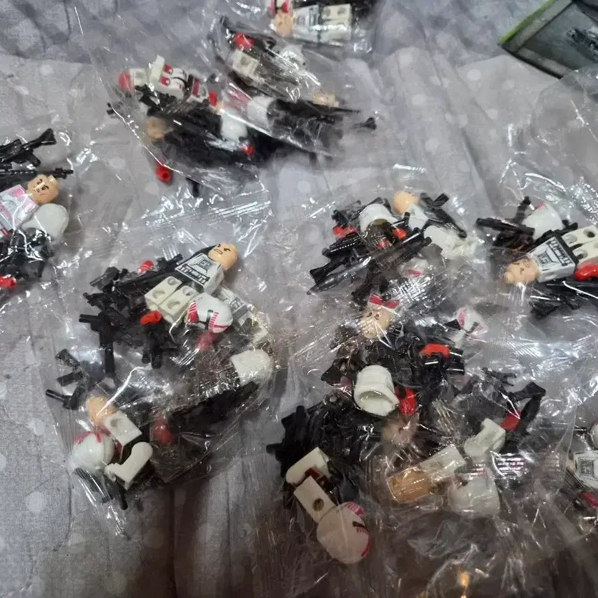 [BUNJANG] Compatible LEGO Shock Trooper Minifigure Set (17 pieces) / 호환 레고 쇼크트루퍼 17개