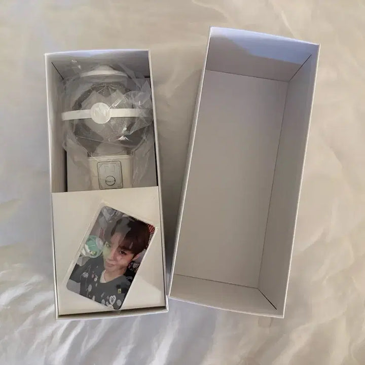 [SOLD OUT] 급처) 박지훈 공식 응원봉 미개봉 뽑봉 포카 포함 바로배송