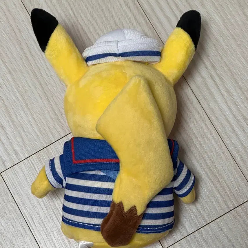 [BUNJANG] Pokemon Monthly August Marine Look Sailor Pikachu Plush (2015) / 포켓몬 먼슬리 8월 마린룩 선원 피카츄 마린츄 중형 인형 2015