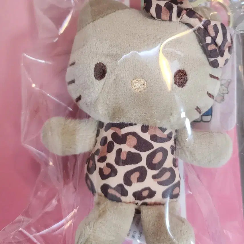 [BUNJANG] Tanning Kitty Leopard Print Doll Keychain / 태닝 헬로키티 레오파드 호피 인형 키링 새상품