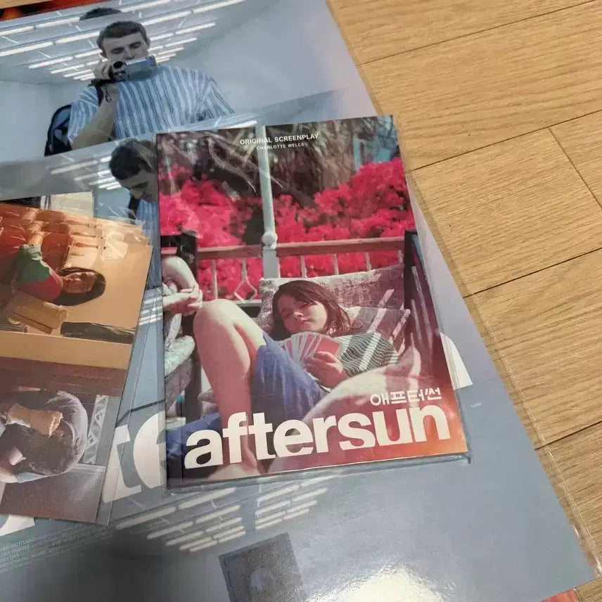 [BUNJANG] Aftersun Beach A3 Poster, Screenplay Book, Charlotte Wells Letter, Lenticular Postcard / 애프터썬 A3 포스터 해변 포옹 각본집 샬롯웰스편지 렌티큘러 엽서 영화