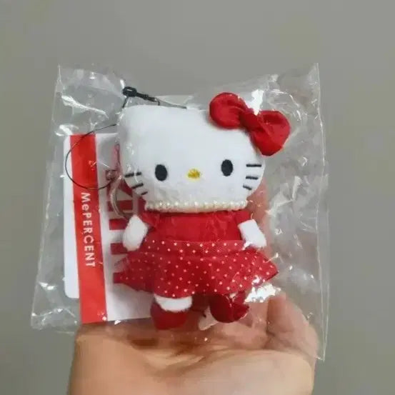[BUNJANG] Me% Hello Kitty Mascot Pearl Necklace (Red Dress) / 로리즈팜  미퍼센트 me% 헬로키티 마스코트 진주 목걸이 레드 드레스