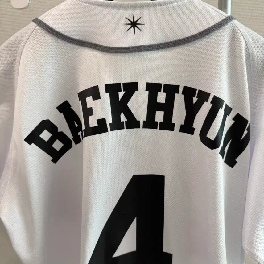 [BUNJANG] EXO Baekhyun Uniform M Size / 엑소 백현 유니폼 m사이즈