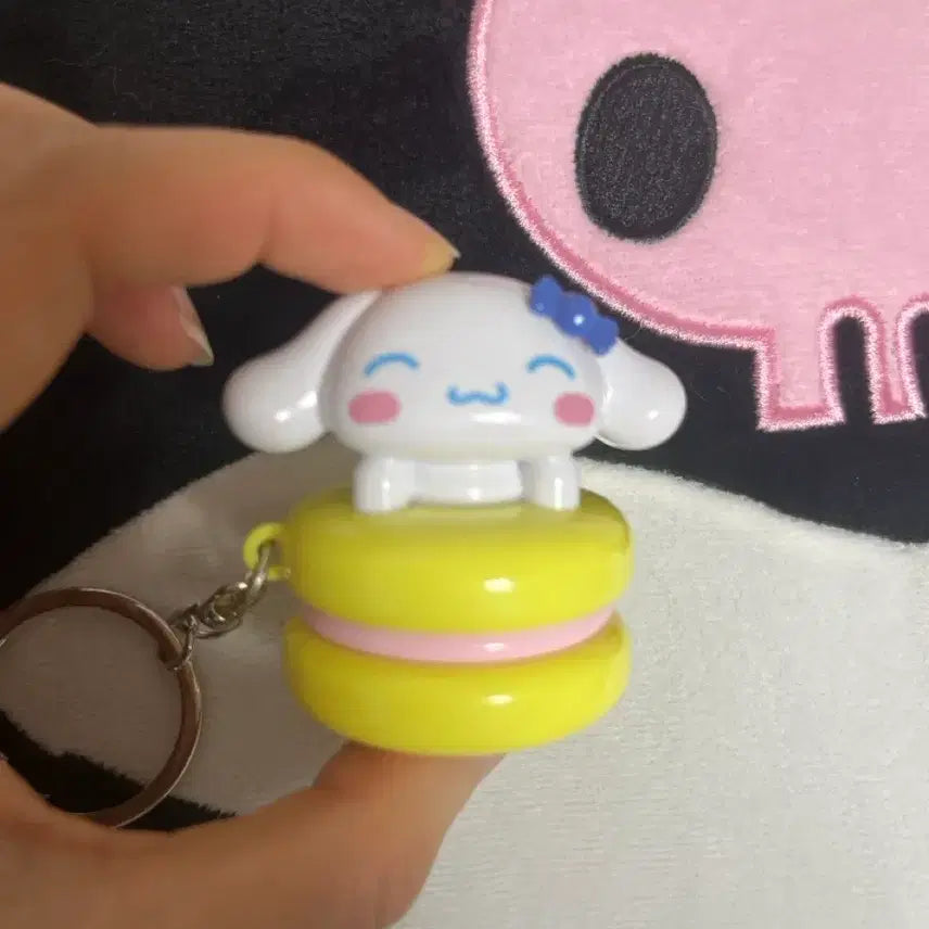 [BUNJANG] Cinnamoroll Macaron LED Light Keyring / 시나모롤 마카롱 LED 라이트 키링
