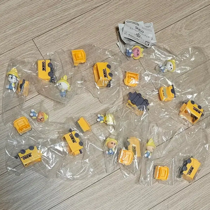 [BUNJANG] Stray Kids School Bus Japan Gacha Figure Bundle Set / 8종 일괄 스키주 스쿨버스 일본 가챠 기차 스키즈 울프찬 리빗 돼끼 퍼핌