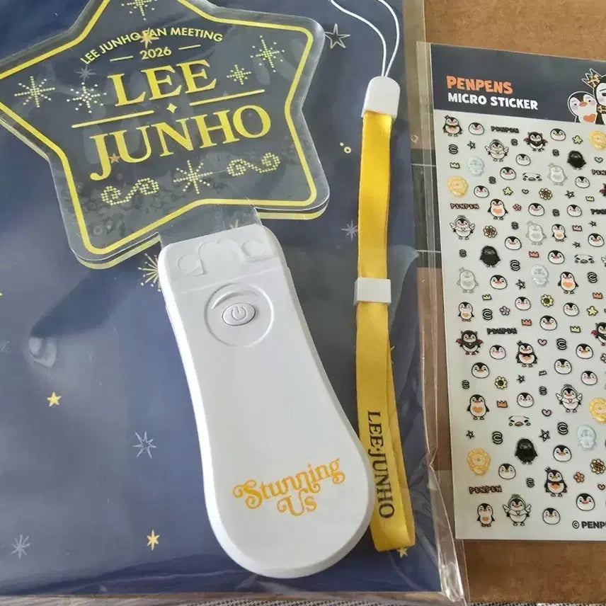 [BUNJANG] Lee Junho Cheering Stick Penguin Sticker Bundle Set / 이준호 응원봉 ,펭펭 스티커