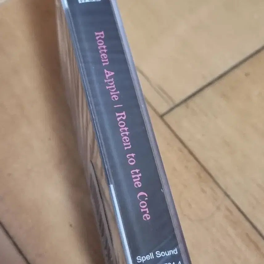 [BUNJANG] Rotten Apple 1st Album Unsealed Cassette Tape / 로튼 애플 Rotten apple 1집 미개봉 카세트 테이프 판매합니다