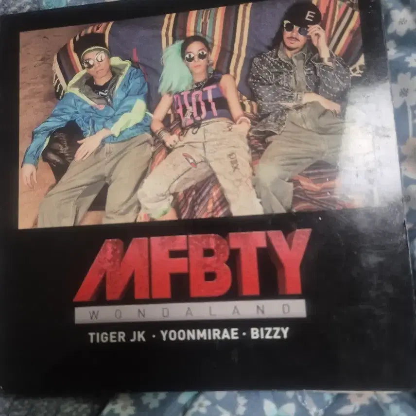 [BUNJANG] MFBTY 1st Album Autographed CD / MFBTY 1집 음반시디 사인반