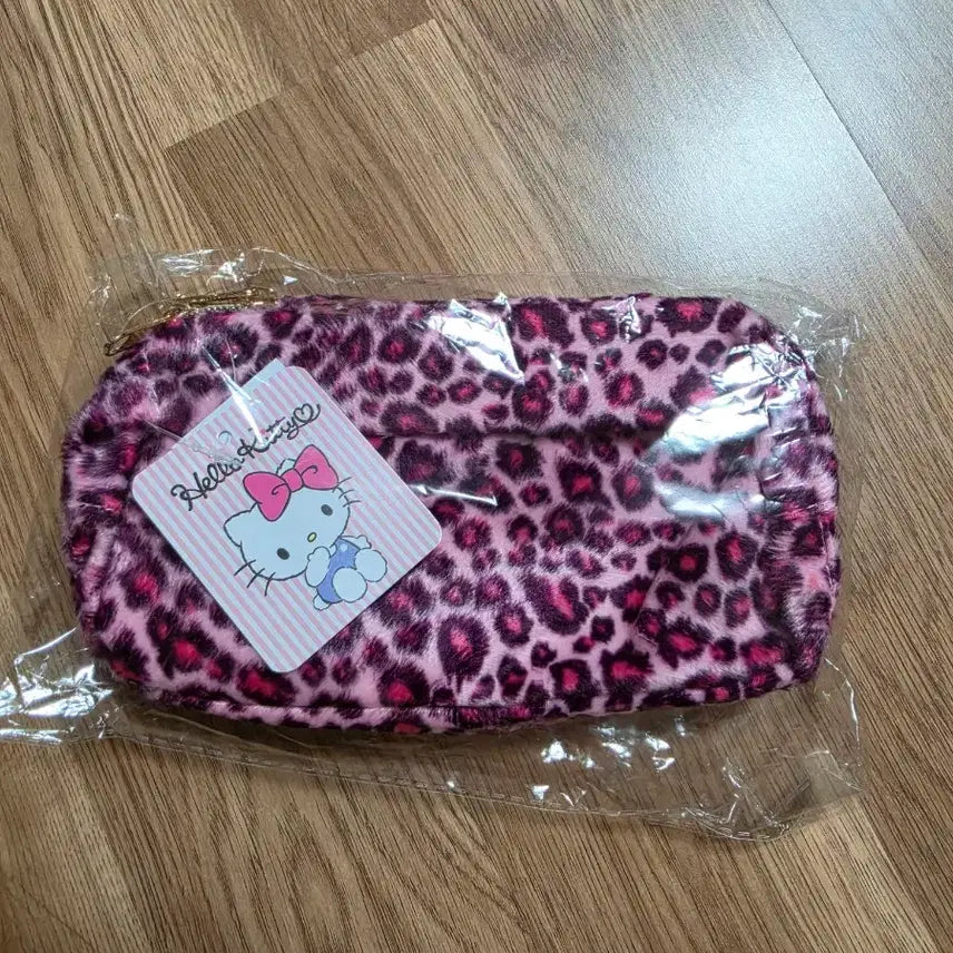 [SOLD OUT] 헬로키티 멀티 헤이세이 갸루 파우치