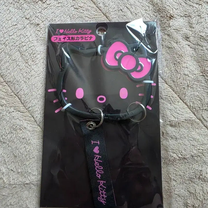 [SOLD OUT] 헬로키티 얼굴 카라비너 블랙