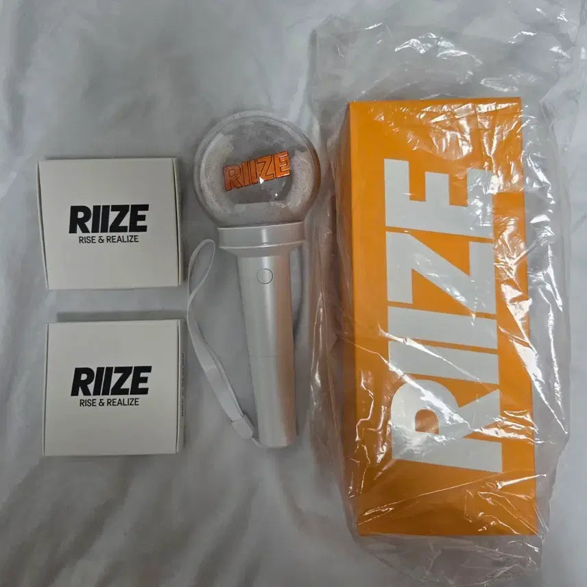[BUNJANG] RIIZE Lightstick White Ring (Seongchan, Wonbin) Bundle Set / RIIZE 라이즈 라브봉 화이트링(성찬,원빈) 일괄 판매합니다.