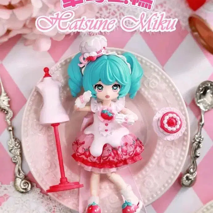 [BUNJANG] Vocaloid Hatsune Miku Bloxy Strawberry Figure / 보컬로이드 하츠네 미쿠 블로키 딸기 피규어
